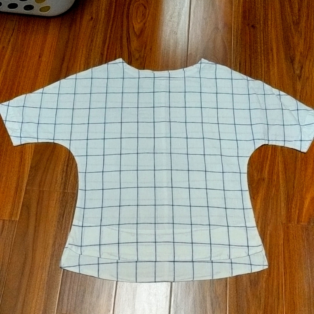 Linen Summer top size L look like small